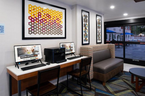Holiday Inn Express Santa Rosa North image 25